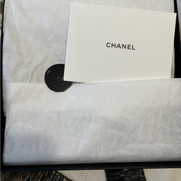 Authentic Chanel box - Picture 2 of 5